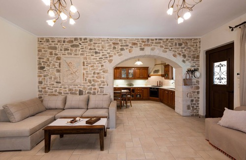 Filaki Villa | Private Villa with Pool & Jacuzzi | Organic Garden | Ideal for Families