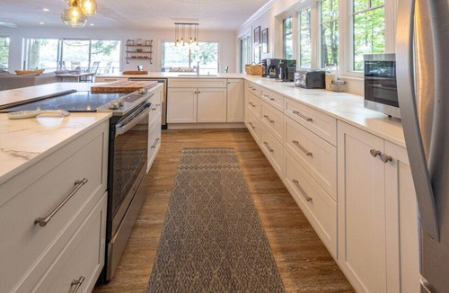 Moravia House | Private Waterfront-Sleeps 12