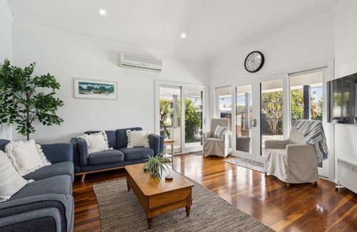 Safety Beach House | Quay-Largo