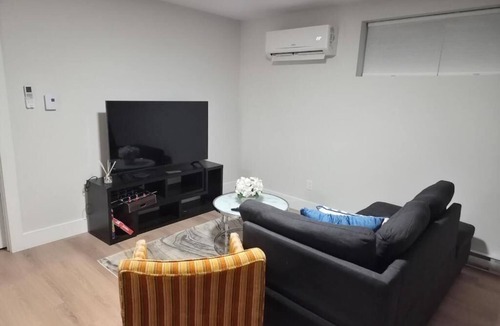 Riverview Apartment | Quiet Haven - One-bedroom Suite