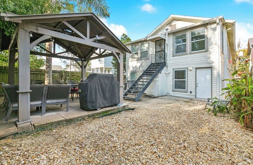 Broadmoor Apartment | Quiet Non-Smoking 2-bedroom apartment in superb New Orleans with AC
