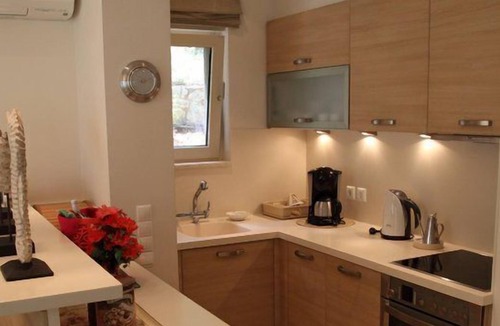 Chalcis Villa | R 542 Emerald Villa with Pool and Sea View BBQ