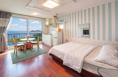 Ansan House | Red Sky Daebudo