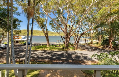 Smiths Lake House | Reflections - Pacific Palms Holidays
