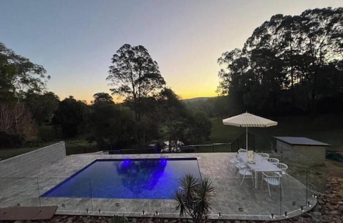 Repton House | Repton River Views - sleeps 15 jetty & heated pool
