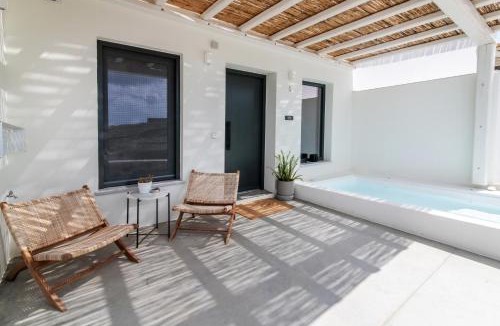 Tinos Town Apartment | Rockaine Suites Sunset