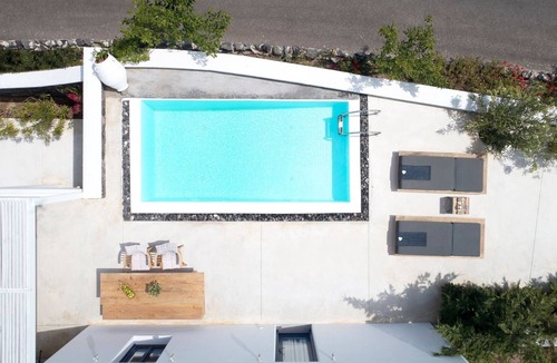 Exo Gialos Villa | Romantic Santorini Getaway | Villa Ammos | 1 Bedroom | Private Outdoor Pool