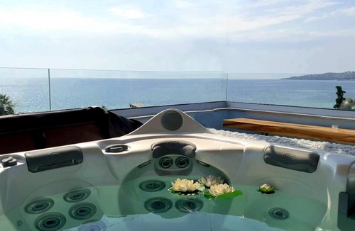 Nees Pagases Apartment | Rooftop Loft With Hydromassage