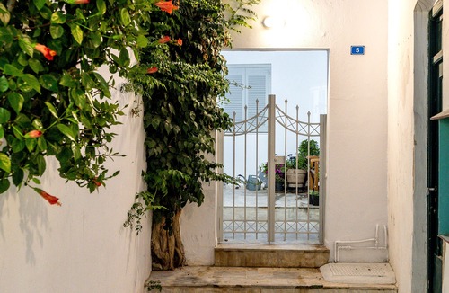 Parikia Apartment | Room 11 @ Pelican Paros in the Old Town!