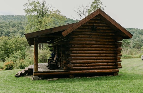 Shinglehouse Cabin | Rustic Creekside Cabin