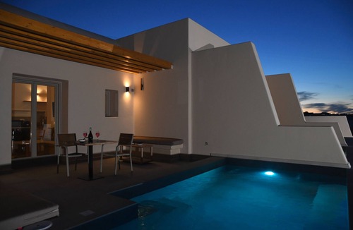 Vothon Villa | Santorini - Villa - Sleeps 2 - Pool - Parking