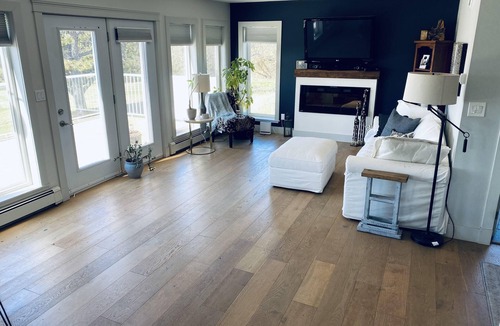 Charlotte's Shore House | Scenic Getaway - beautiful views, quiet location close to local restaurants!