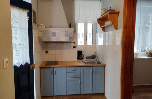 Trikeri Apartment | Sea Side Studio with Balcony & Sea View – Agia Kyriaki, Trikeri