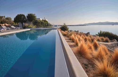 Nea Cryssi Akti Villa | Seafront Villa Thea -Island Living-