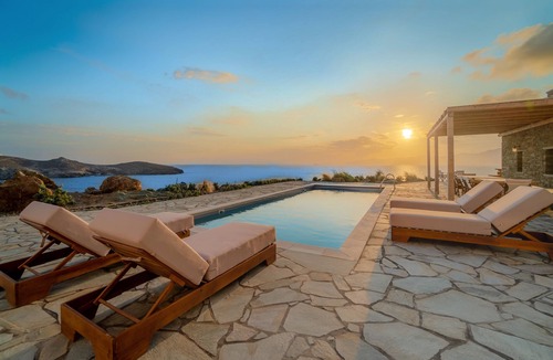 Andros Villa | Seahorse Villa Andros: Beachfront with Private Pool