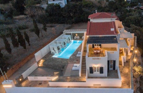 Kipri Apartment | Seaside 2-BDR Luxury Suite #1 Pool & Sea Views