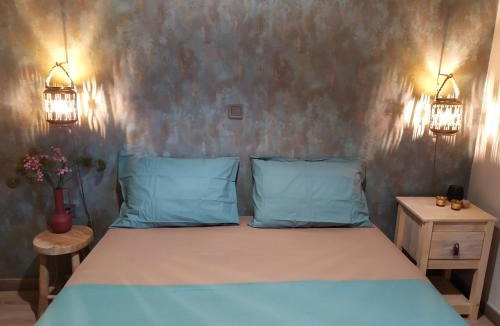 Sarakiniko Apartment | SeaSide Backyard