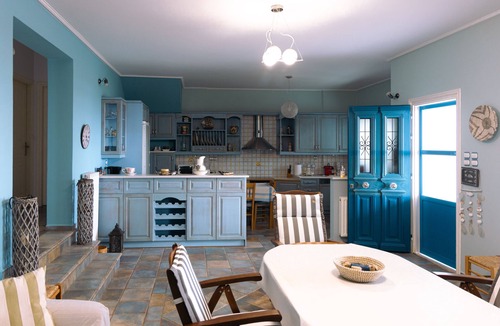 Megas Gialos House | Seaside Serenity: Sea View House