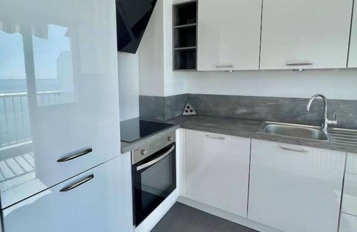 Menton Apartment | "SEAVIEWS BY JENNI MENTON LA SUITE Superb brand new apartment on the seafront