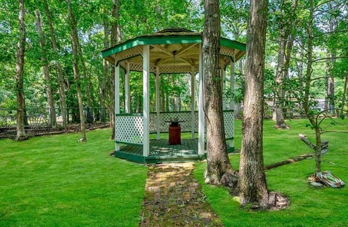 Galloway House | Secluded 3-Acre Retreat – Private King Suite, Full Kitchen, Near Atlantic City!
