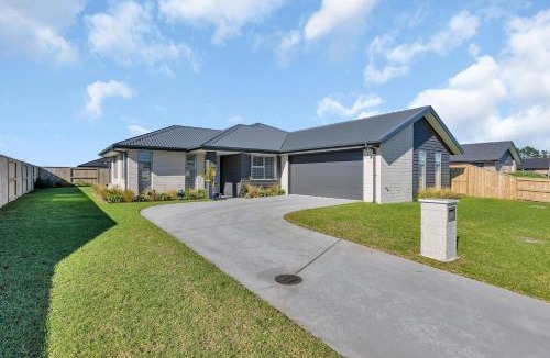 One Tree Point House | Serendipity - One Tree Point Holiday Home