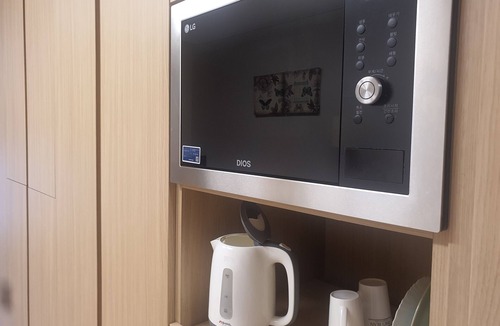 Yeongtong-gu Apartment | Serene 1-bedroom apartment with AC in vibrant Suwon-si