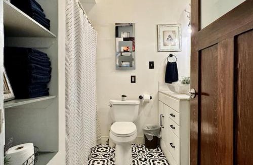 Mid-City House | Spacious 3 BR Home with Heated Pool