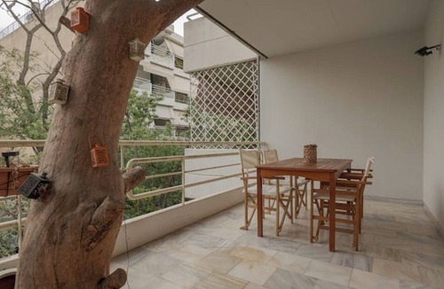 Agia Paraskevi Apartment | Spacious & central 2BR apt in Agia Paraskevi