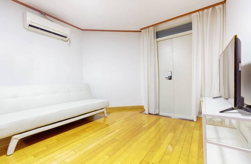 Myeongdong House | ★SPACIOUS★MYEONGDONG★ 2BDR2BATH- 2MIN WALK★