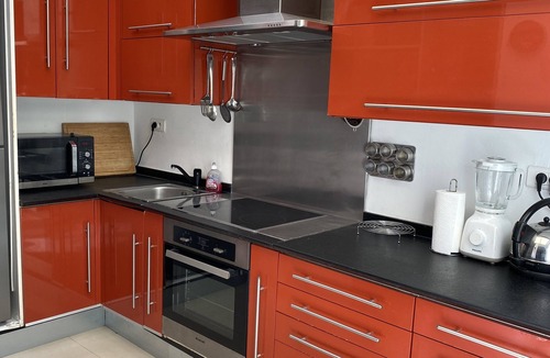 Carabacel Apartment | Spacious, Perfect location - Air conditioning ❄️. Little garden top for pets.