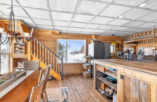 Prince County House | St. Chrysostome South Shore Escape – Private Beach, Hot Tub, Coastal Charm