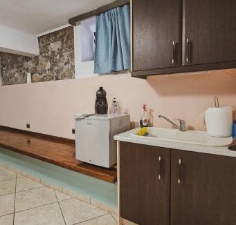 Khalkis Apartment | Stone cottage