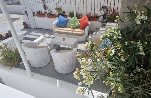 Perissa Apartment | Studio Apartment 'Pleasure View 1' with Mountain View, Wi-Fi and Air Conditioning