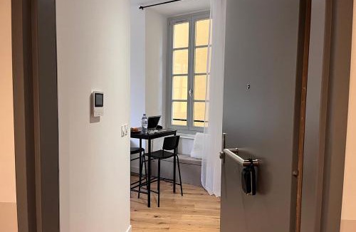 Carabacel Apartment | Studio centre Nice VieilleVille