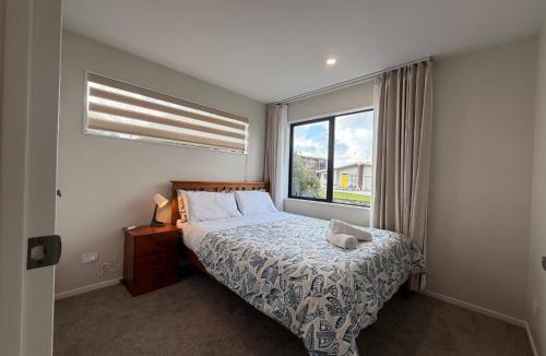 Pakuranga Heights Villa | Stunning New Modern 4-bedroom Townhouse,in Pakuranga Heights