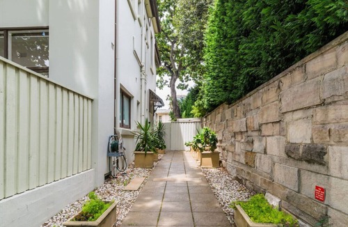 North Sydney Apartment | Sun Drenched Ground Floor Studio with Patio