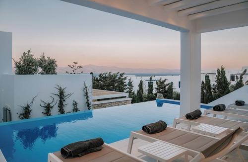 Piso Livadi Villa | SUNSENSES VILL ARIADNE WITH PRIVATE POOL