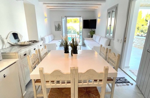 Logaras House | SUNSENSES VILLA DIONE WITH PRIVATE POOL