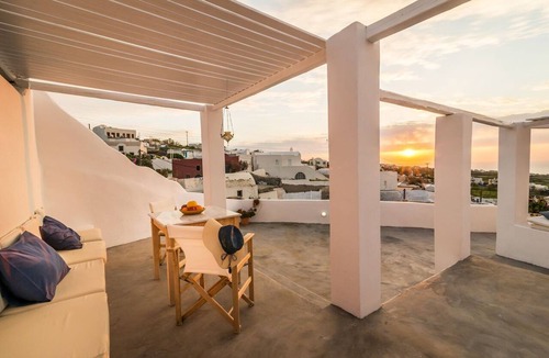 Finikia Villa | Superb Santorini Suites | Finikia Honeymoon Suite with Outdoor Private Jacuzzi