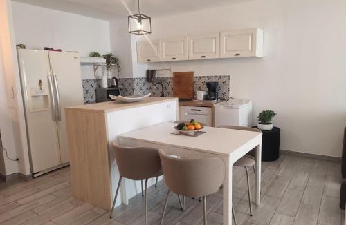 Saint-Roch Apartment | Superbe appartement avec piscine l'été de juin à septembre