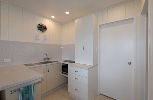 Hahei Apartment | Sweeping panoramic views of Hahei beach and offshore islands