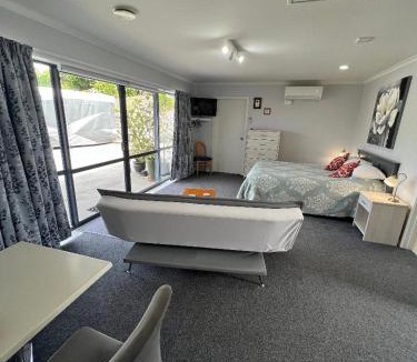 Doubtless Bay Bed & Breakfast | Taipa Views Bed & Breakfast