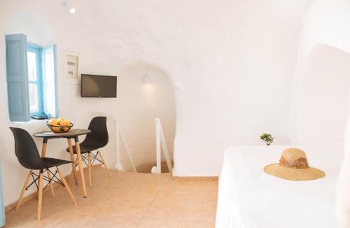 Finikia Villa | The Cave Complex by A Terre Cave Villas