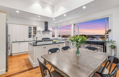 Devonport House | ⭐️ The Devonport Villa by Homello ⭐️| Hot Tub Sea Views Walk to Devonport Village