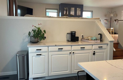 South Hill House | The "Gorges" Getaway