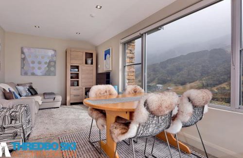Thredbo Ski Chalet | The Peak 7