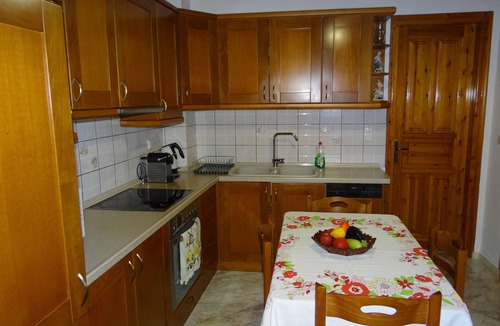 Kastraki Apartment | Theofania's Marble House Meteora