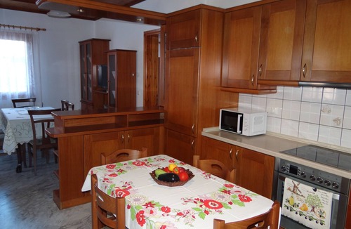 Kastraki Apartment | Theofania's Marble House Meteora