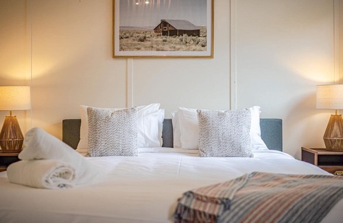 Macmasters Beach House | Three Points Cottage at MacMasters Beach
