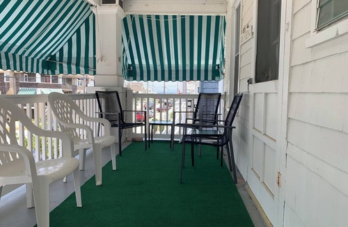 Gardens Apartment | Top-floor Condo 1.5 blocks from North St Beach